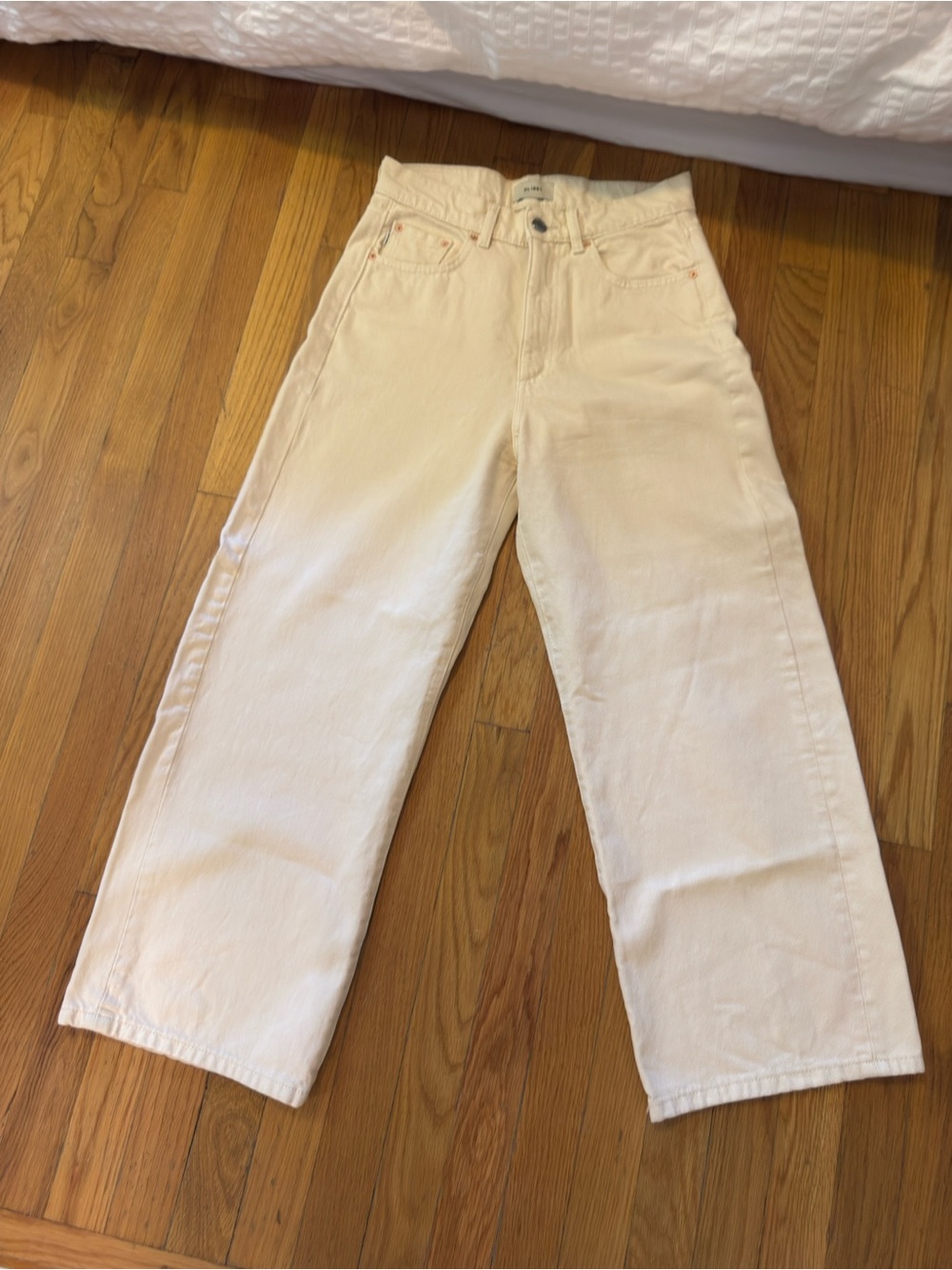 DL1961 Taylor Wide-Leg/Barrel Jeans in Cream